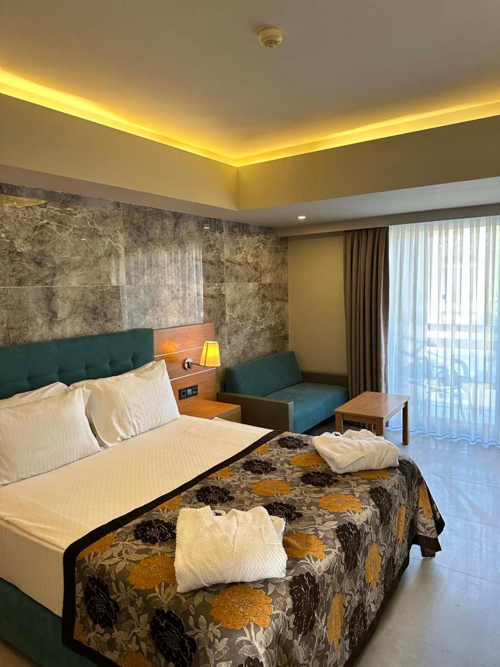 Ambrosia Hotel Beach & Spa Bitez Exterior foto